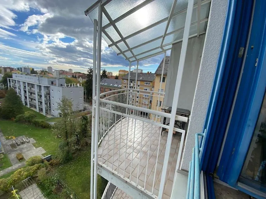 Apartment U-Room - Im Herzen Von Graz Austria
